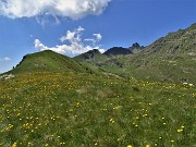 54 Salendo a raggiungere Baita Foppa Alta